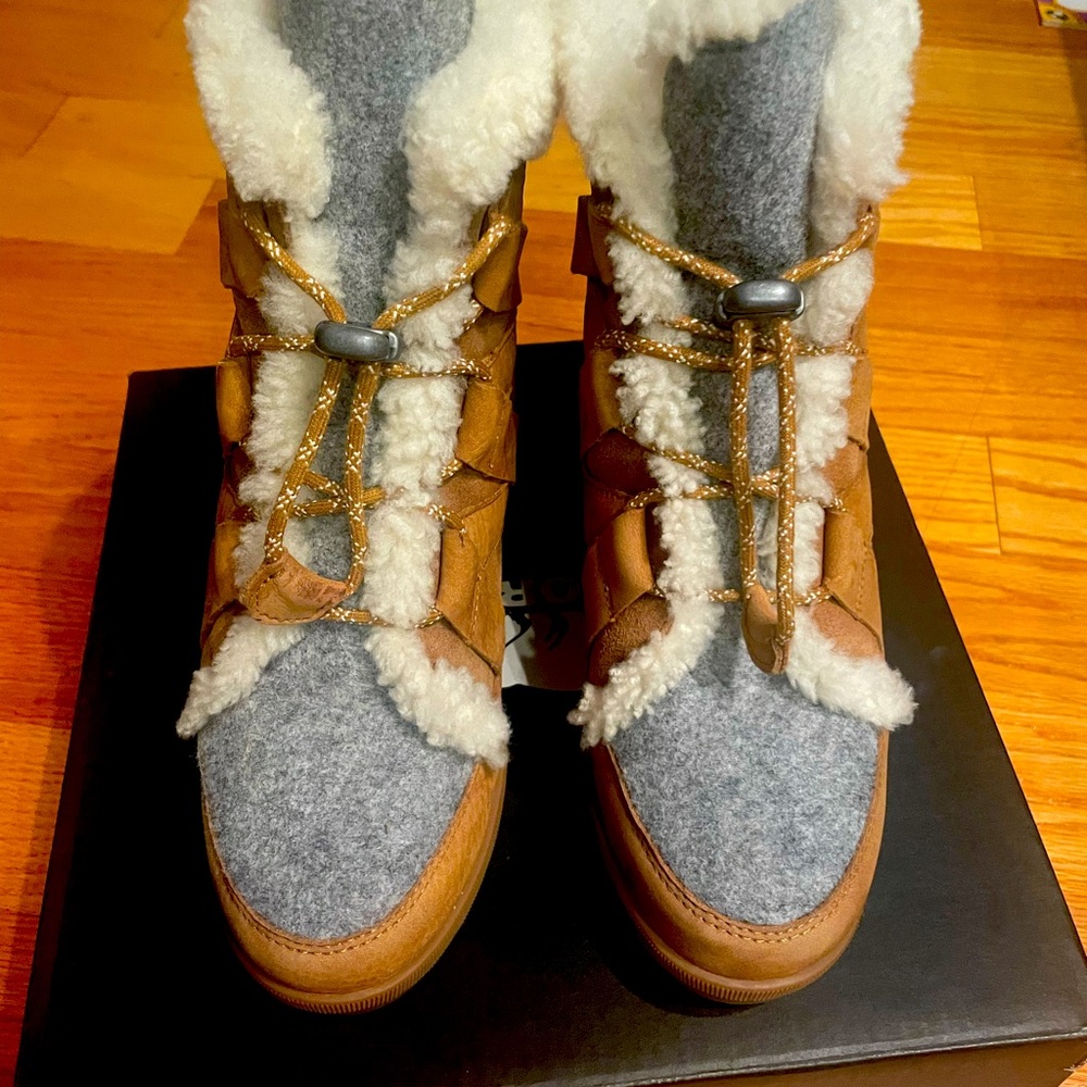 Joan of artic wedge II Cozy